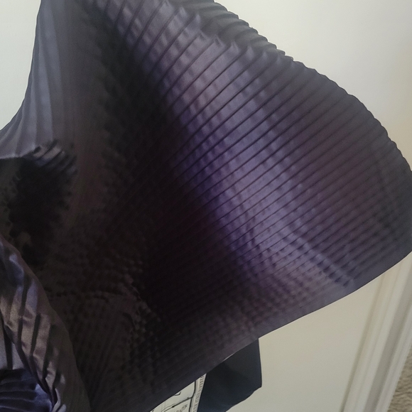 Elegant Newspaper Print/Black Coat - Picture 2 of 6